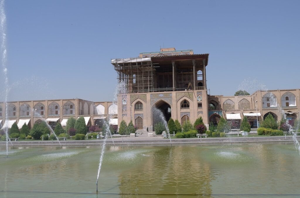 Ali Qapu Palace and a fountain pool on Naqsh-e Jahan Square