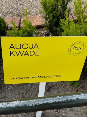 Yellow sign Alicja Kwade, Les Sièges des Mondes, 2024, Borås Art Biennial