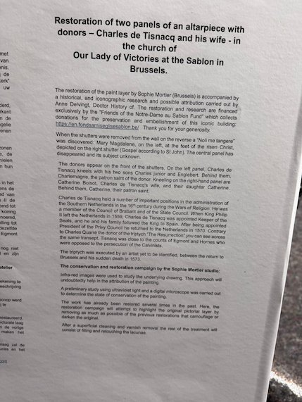 A text explains the restoration of two altarpiece panels in the Sablon church in Brussels.