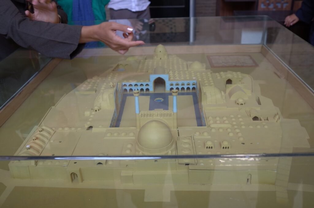 Model of the Jameh Mosque of Isfahan in a glass case