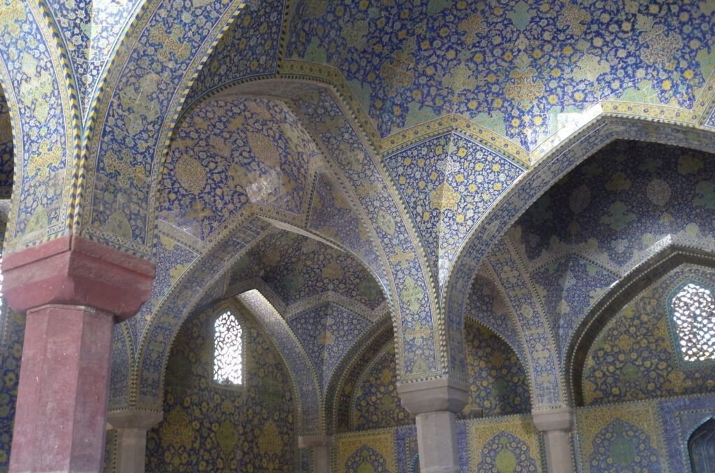 Tiled arches and columns in the Shah Mosque