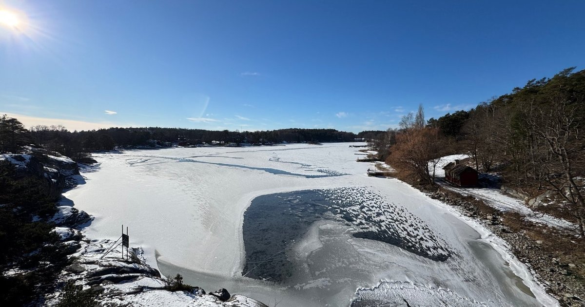 The frozen archipelago at Dalarö. Photo by Zayera Khan