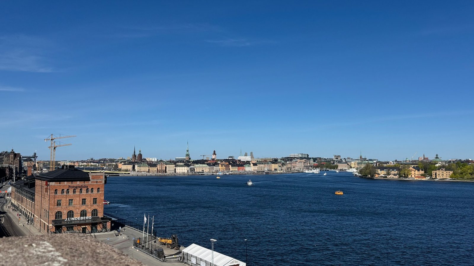 Panoramic view over Stockholm's harbour from the Fj&auml;llgatan viewpoint, photographed by Zayera Khan
