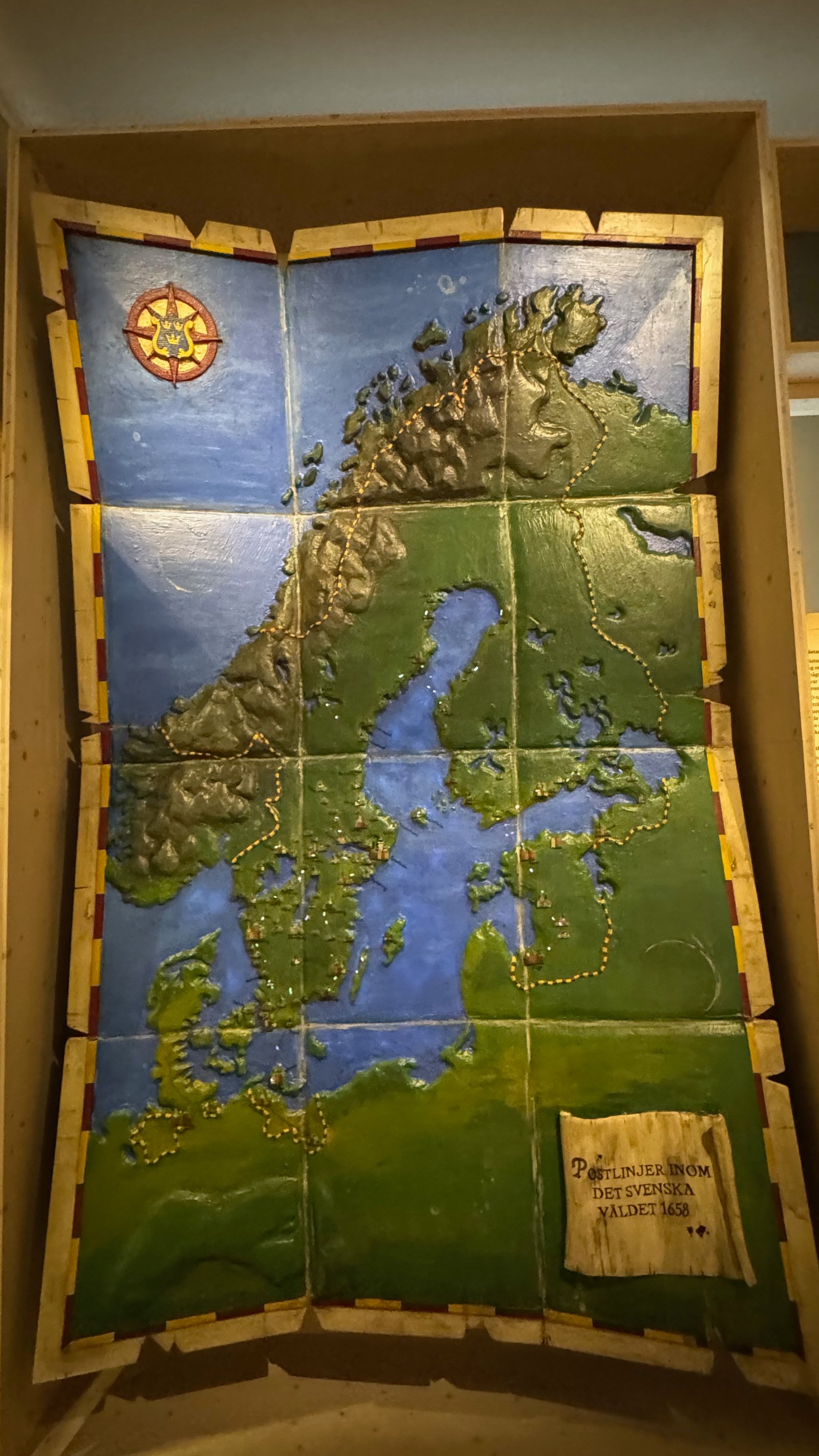 A large raised relief map titled Postlinjer inom det svenska väldet 1658, showing Sweden's postal routes across its 17th-century territory.