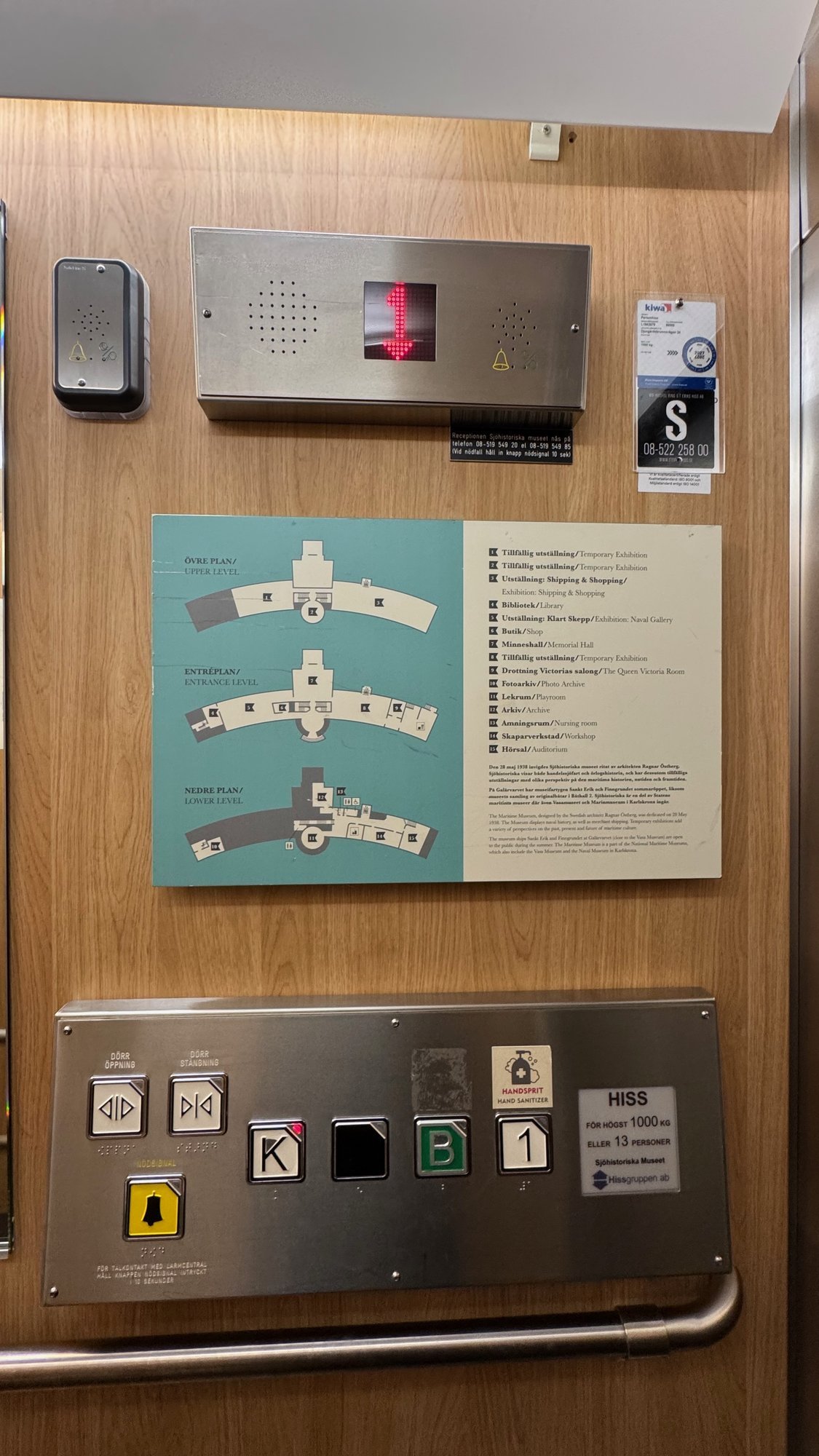 The panel inside the lift with buttons and a floor plan at Sjöhistoriska museet.