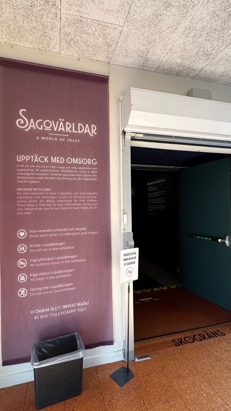 The entrance to the exhibition Sagovärldar, A World of Tales, at Etnografiska museet.
