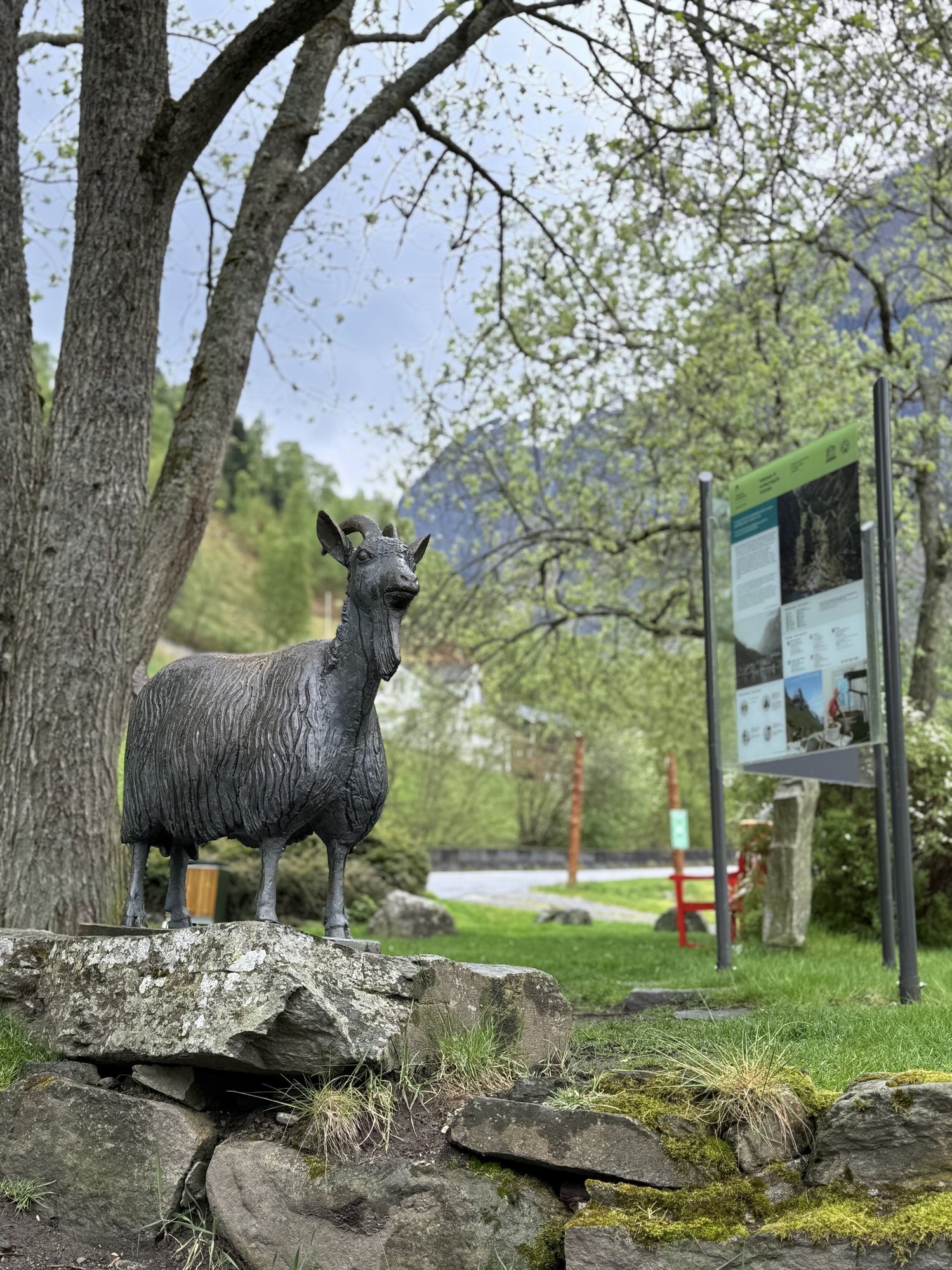 Goat statue in Undredal